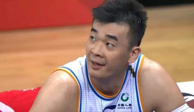 杰伦-布朗23投14中得到30分9板2帽拼到6犯离场今日NBA季中锦标赛，凯尔特人112-122不敌步行者。